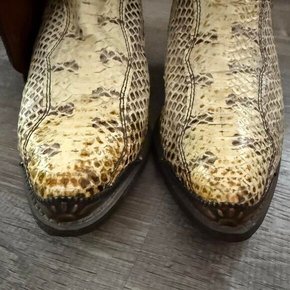 Dingo-1969 Women's Brown and Tan Boots - Picture 5 of 8